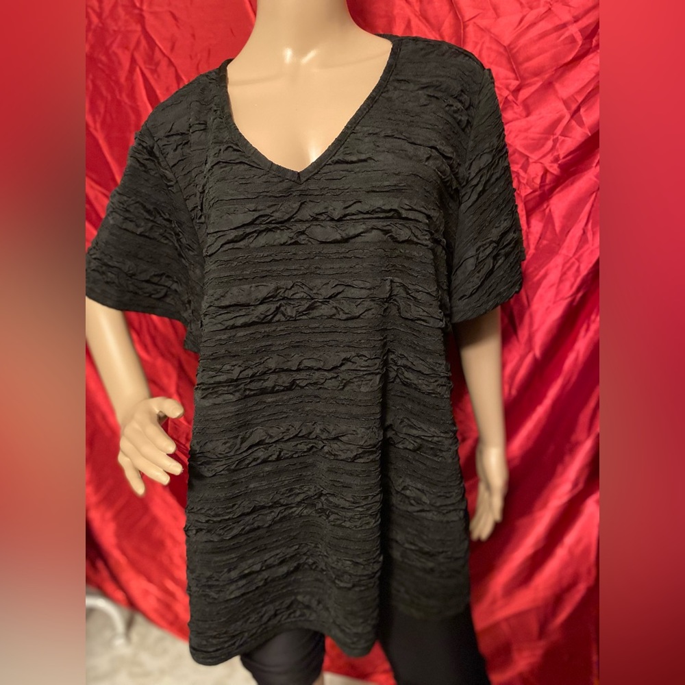 Blouse Black tunic carved polyester